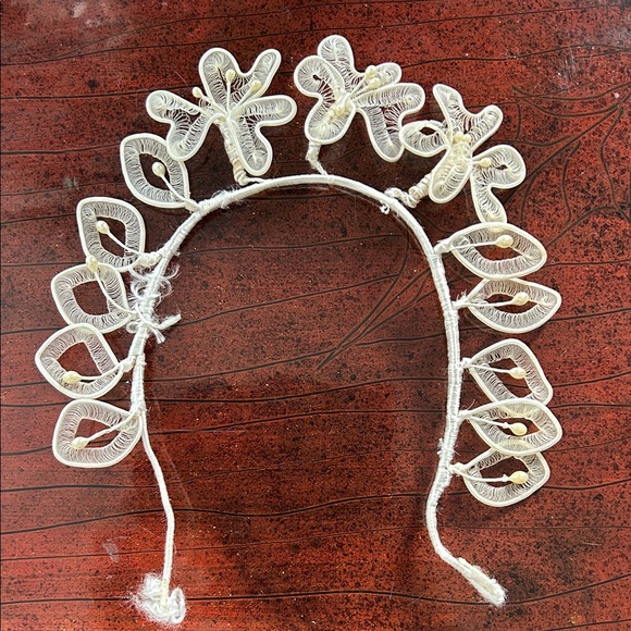 handmade Accessories - Handcrafted White Floral Headband tierra. wedding band